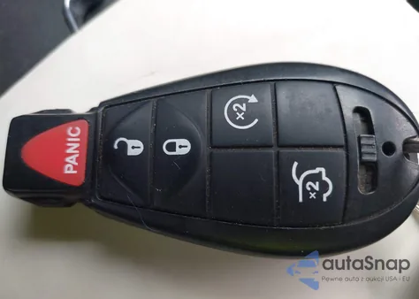 2010 Jeep Grand Cherokee Laredo z USA, uszkodzony, nr VIN 1J4PR4GK8AC116494